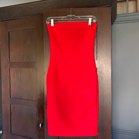 Akira Orange bandaid dress fits sz 6-10. Never been worn. Great day to evening - Picture 2 of 4